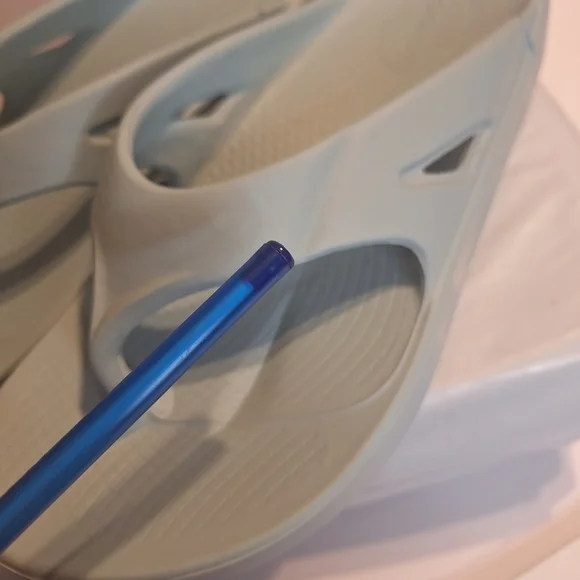 OOFOS Blue Flip Flops Thong Women's Sandals. Size 10 - Picture 9 of 11